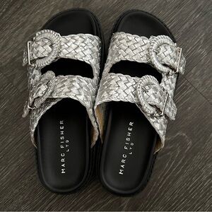 Nwot AUGGIE WOVEN FOOTBED SANDAL